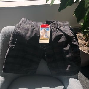 NWT The Northface 30 waist gray striped shorts